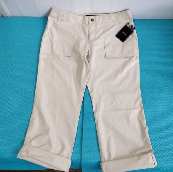 Daisy Fuentes Women's Khaki Tan Roll Up Pants Size 12P - Picture 3 of 13